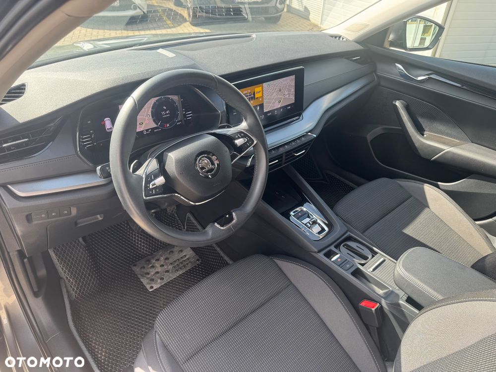 Skoda Octavia 2.0 TDI DSG Ambition - 10