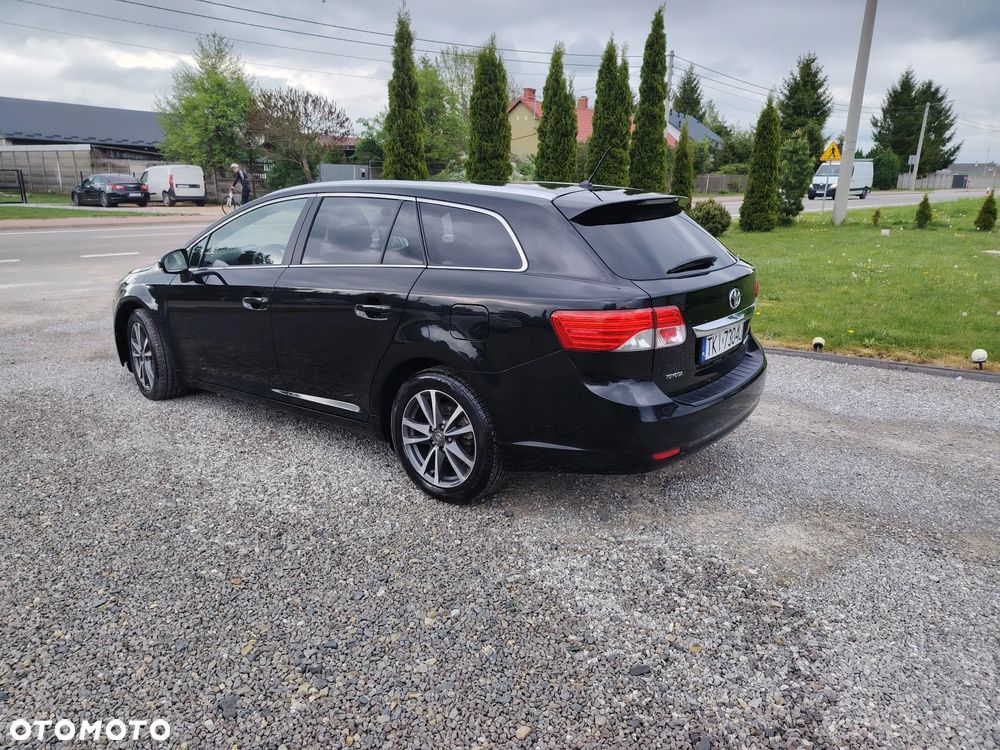 Toyota Avensis 1.8 Comfort - 3