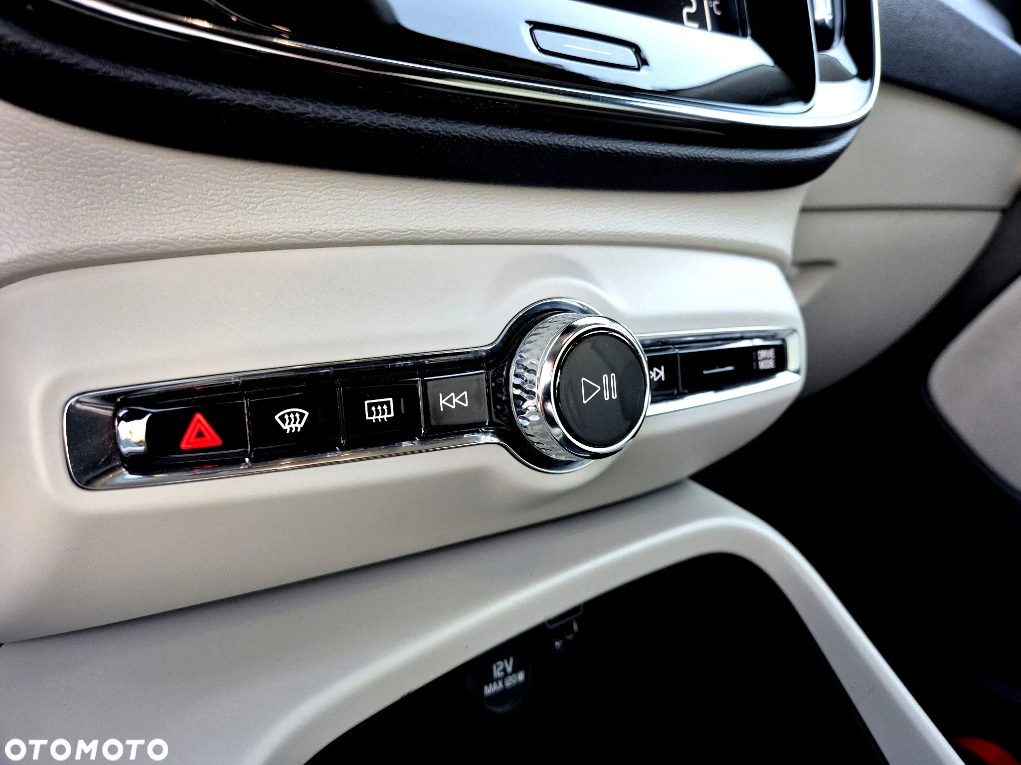 Volvo XC 40 - 18