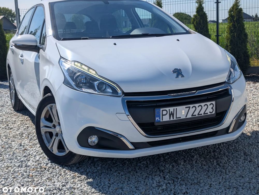 Peugeot 208 - 4