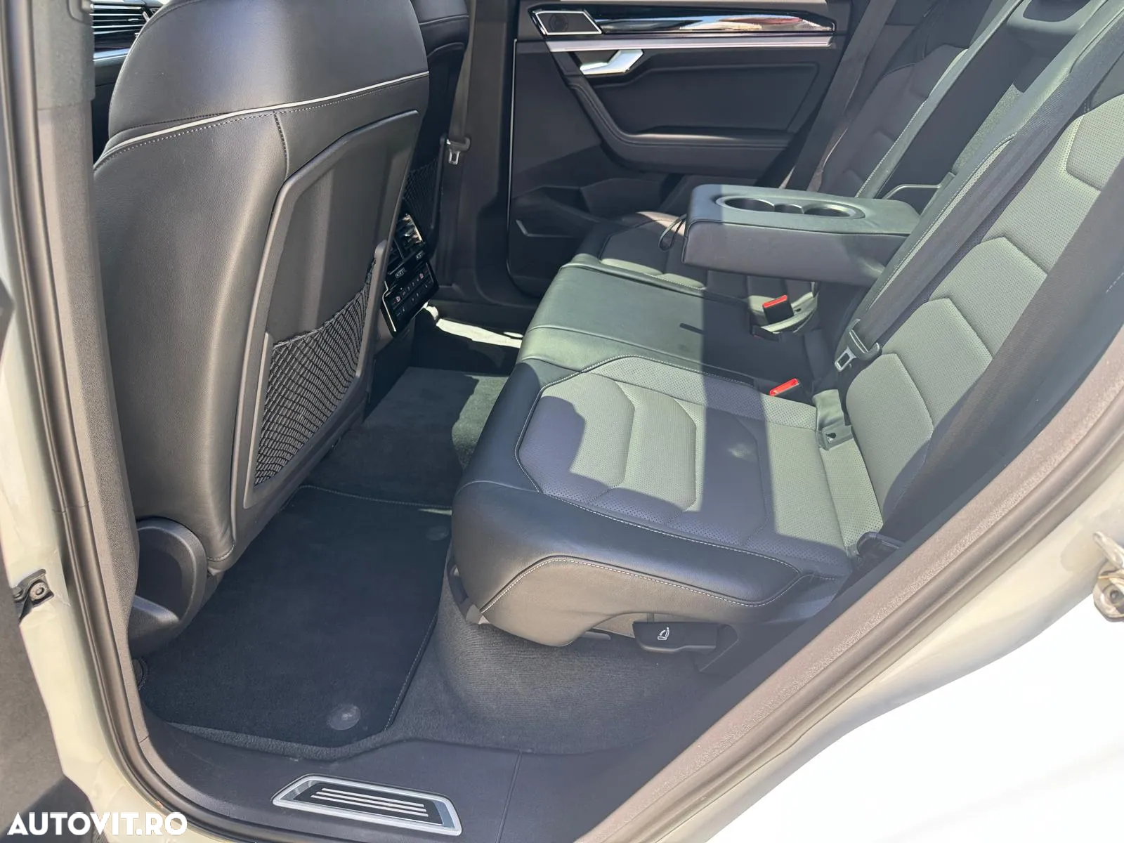 Volkswagen Touareg V6 TDI R-Style - 9