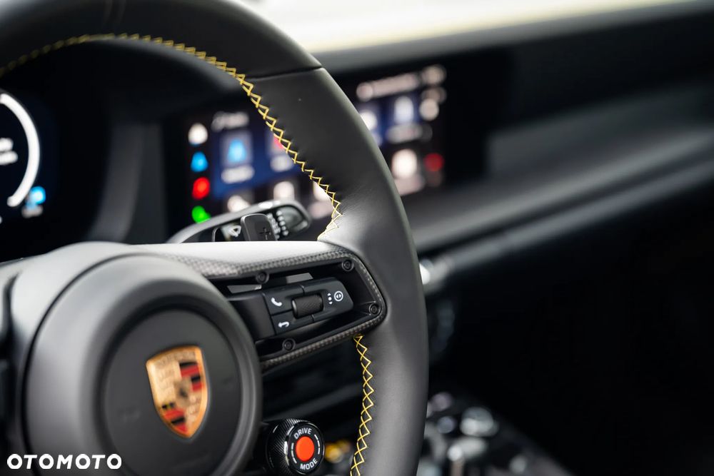 Porsche 911 Carrera T-Hybrid 4 GTS - 18