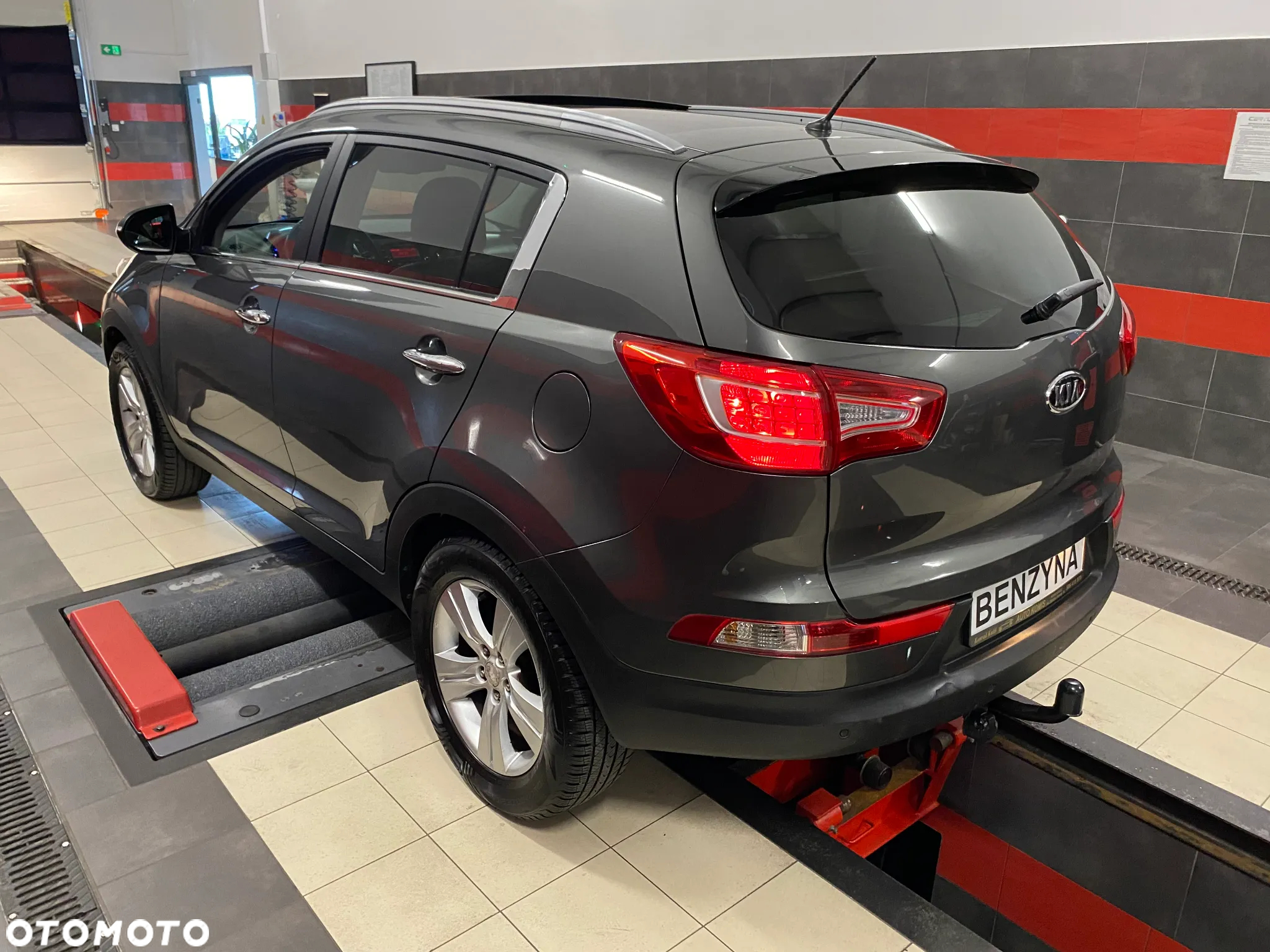 Kia Sportage 2.0 L - 7