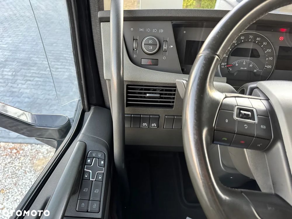 Volvo FH 500 / ACC /  KLIMA POSTOJOWA /RETARDER / NAVIGACJA / Z NIEMIEC - 35