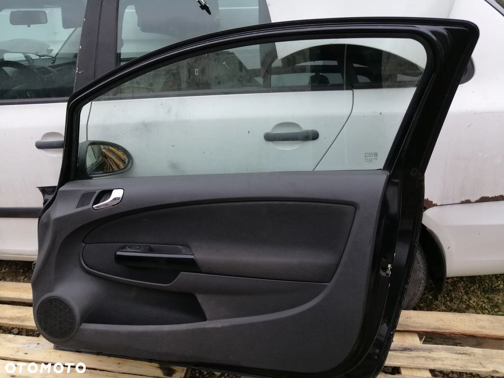 Opel Corsa D 3D drzwi prawe kompletne kod lakieru Z20R Z2HU bez korozji - 7