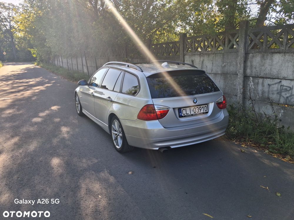 BMW Seria 3 318i - 5