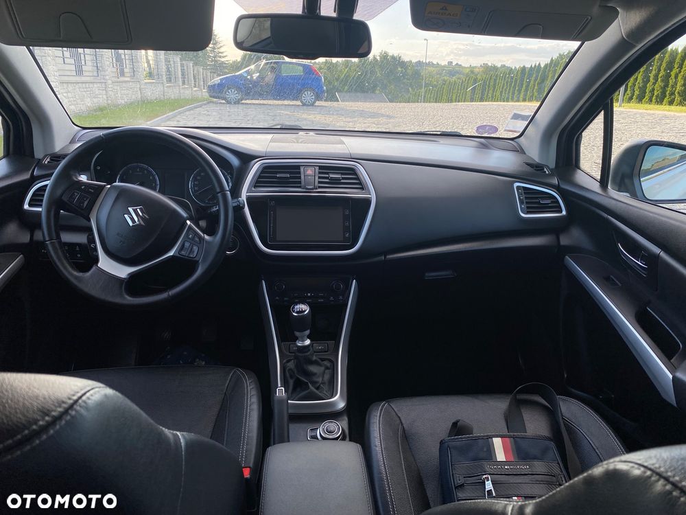 Suzuki S-Cross - 10
