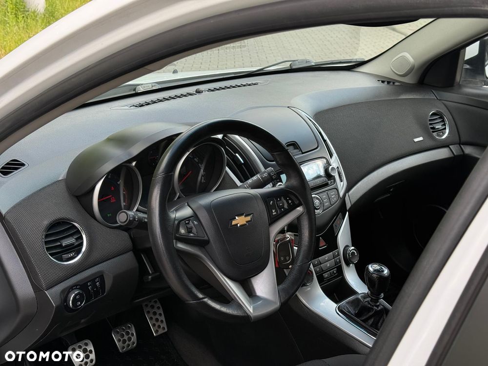 Chevrolet Cruze 1.6 LT - 10