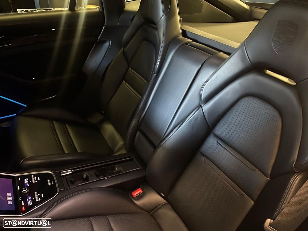 Porsche Panamera 4 E-Hybrid - 25
