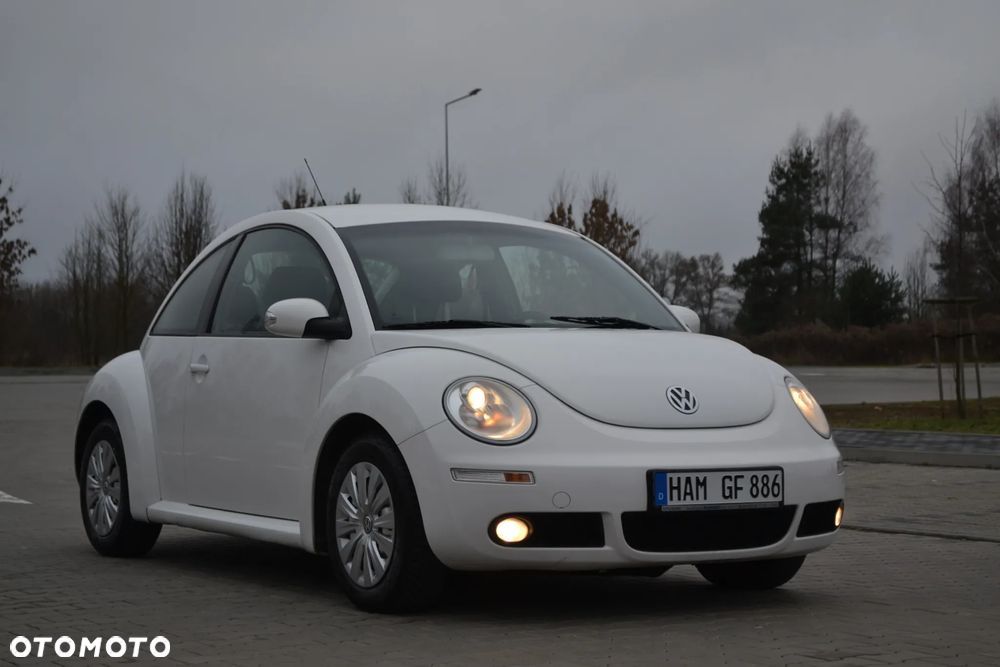 Volkswagen New Beetle - 2
