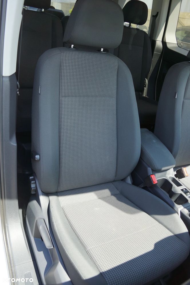 Volkswagen Caddy 2.0 TDI Comfortline 4Motion - 28