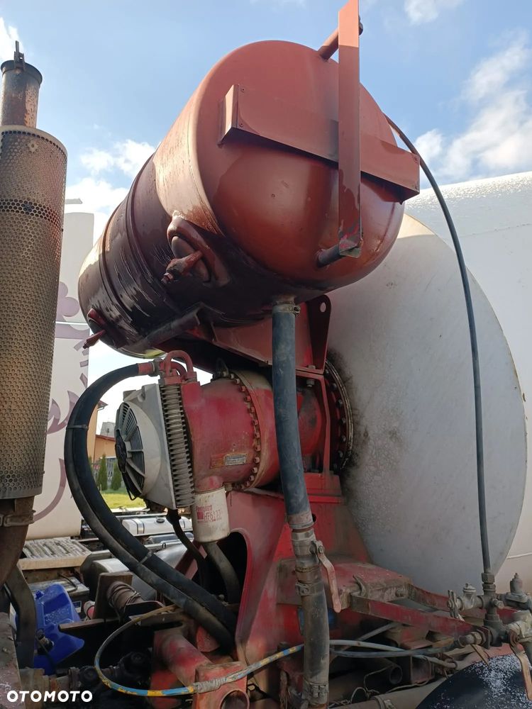 ZABUDOWA GRUSZKA 9M3 LIEBHERR - 5