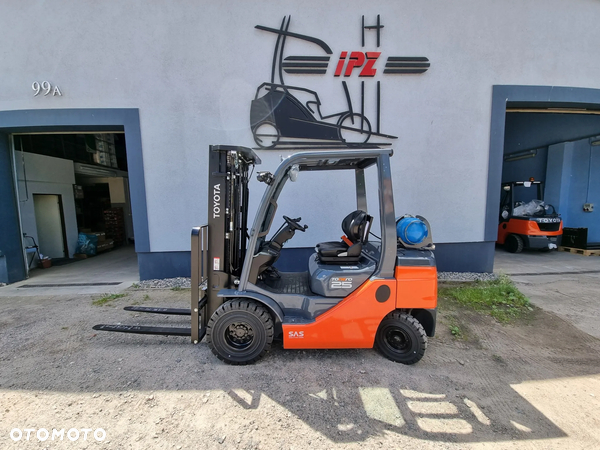 Toyota TOYOTA 2500 kg- wynajem