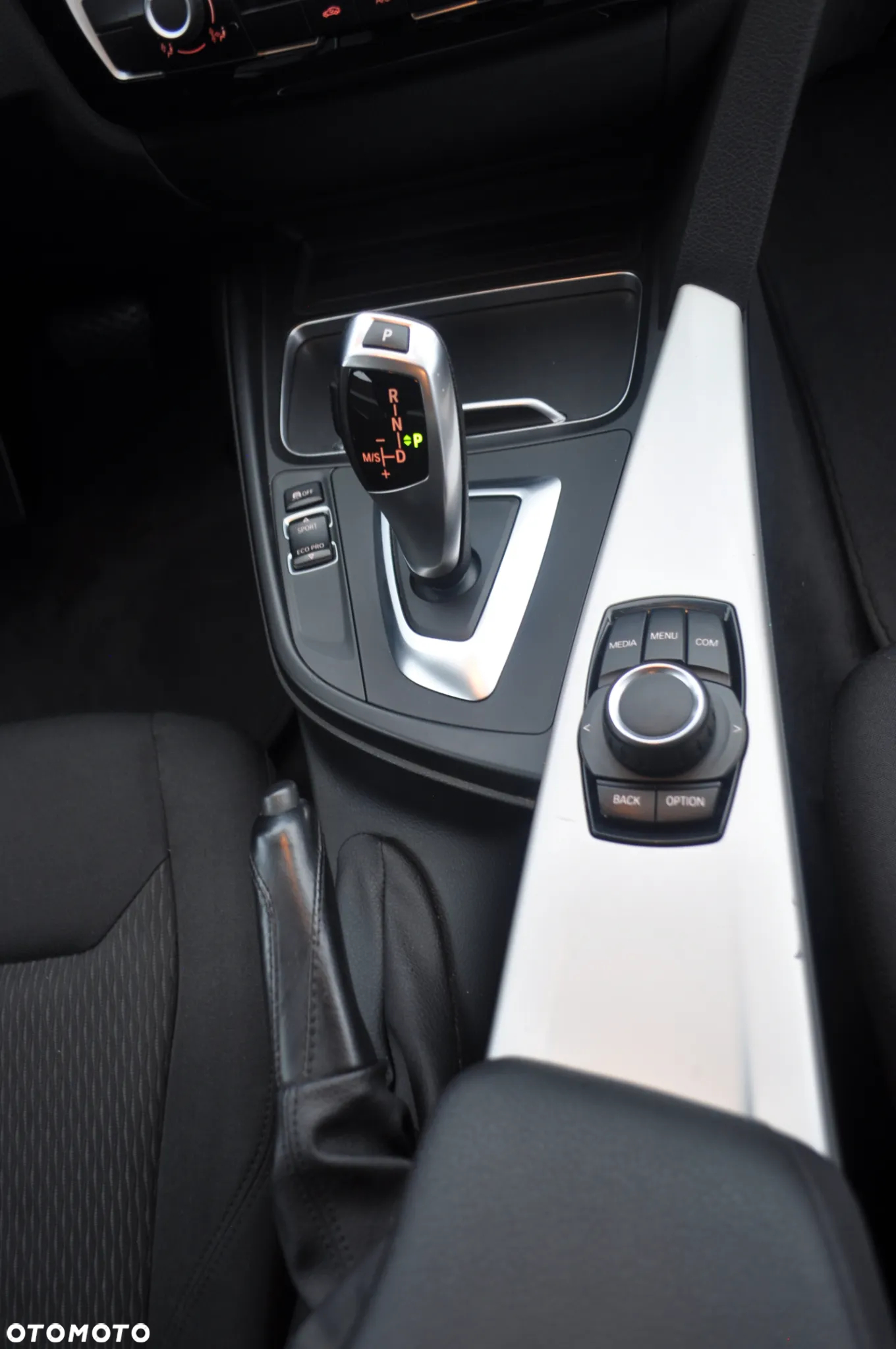 BMW Seria 3 318i - 27
