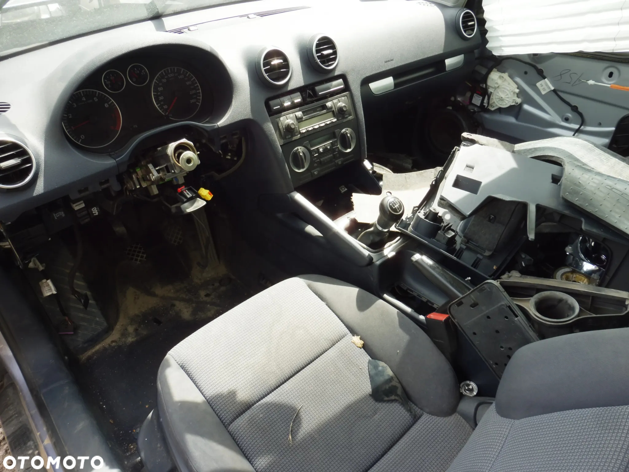 Audi A3 8P 3D 1.6 8V MPI BGU Skrzynia FVH JHT LY7H  Maska Błotnik Drzwi Zderzak - 5