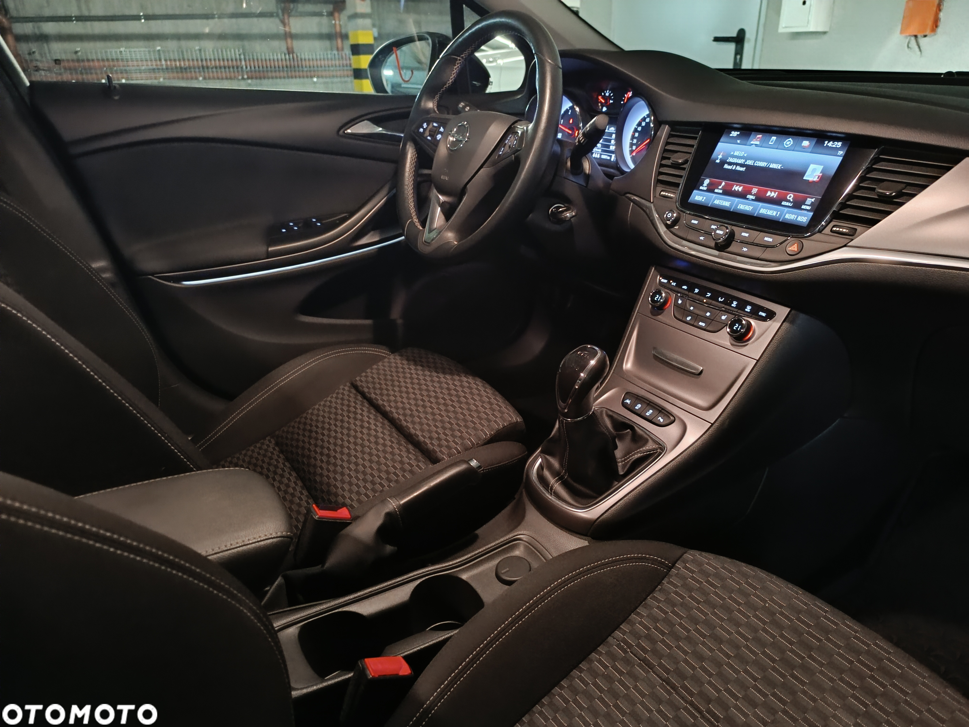 Opel Astra 1.6 BiTurbo D (CDTI) Start/Stop Business - 36