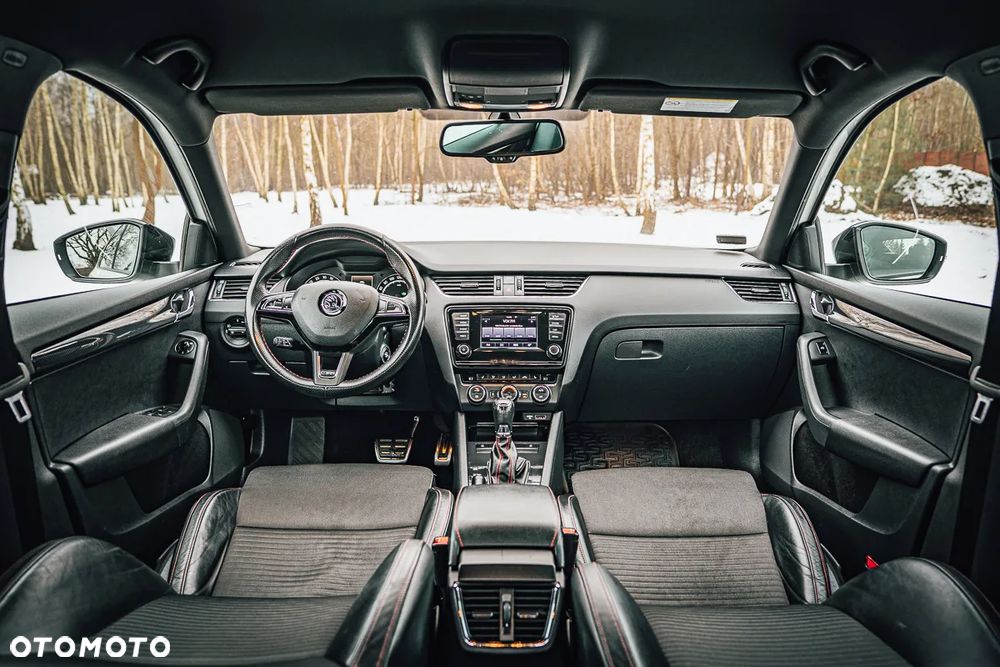 Skoda Octavia 2.0 TDI DSG RS - 10