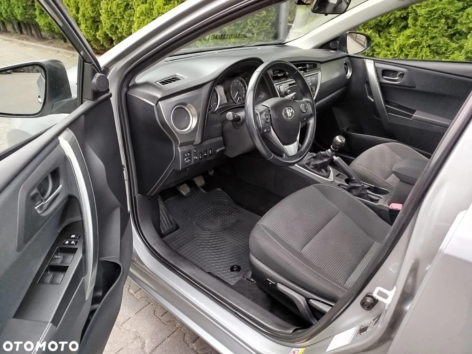 Toyota Auris 1.33 VVT-i Premium Comfort - 11