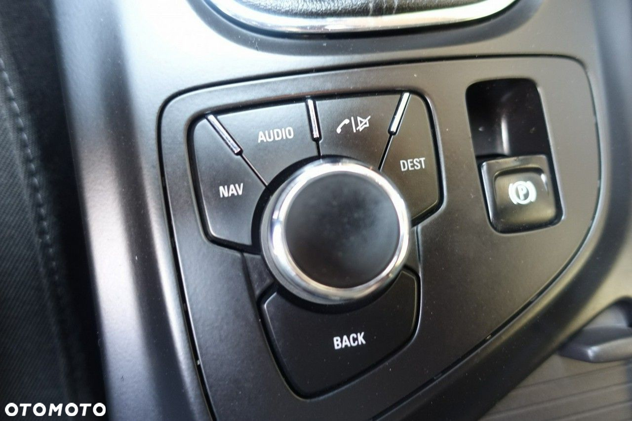 Opel Insignia - 15