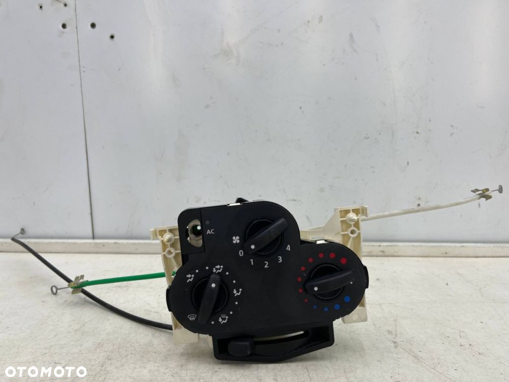 Panel klimatyzacji Dacia Logan 1 I Mcv 05-14r. sterowania nawiewem wentylacją BEZ KLIMY 69570002 - 1