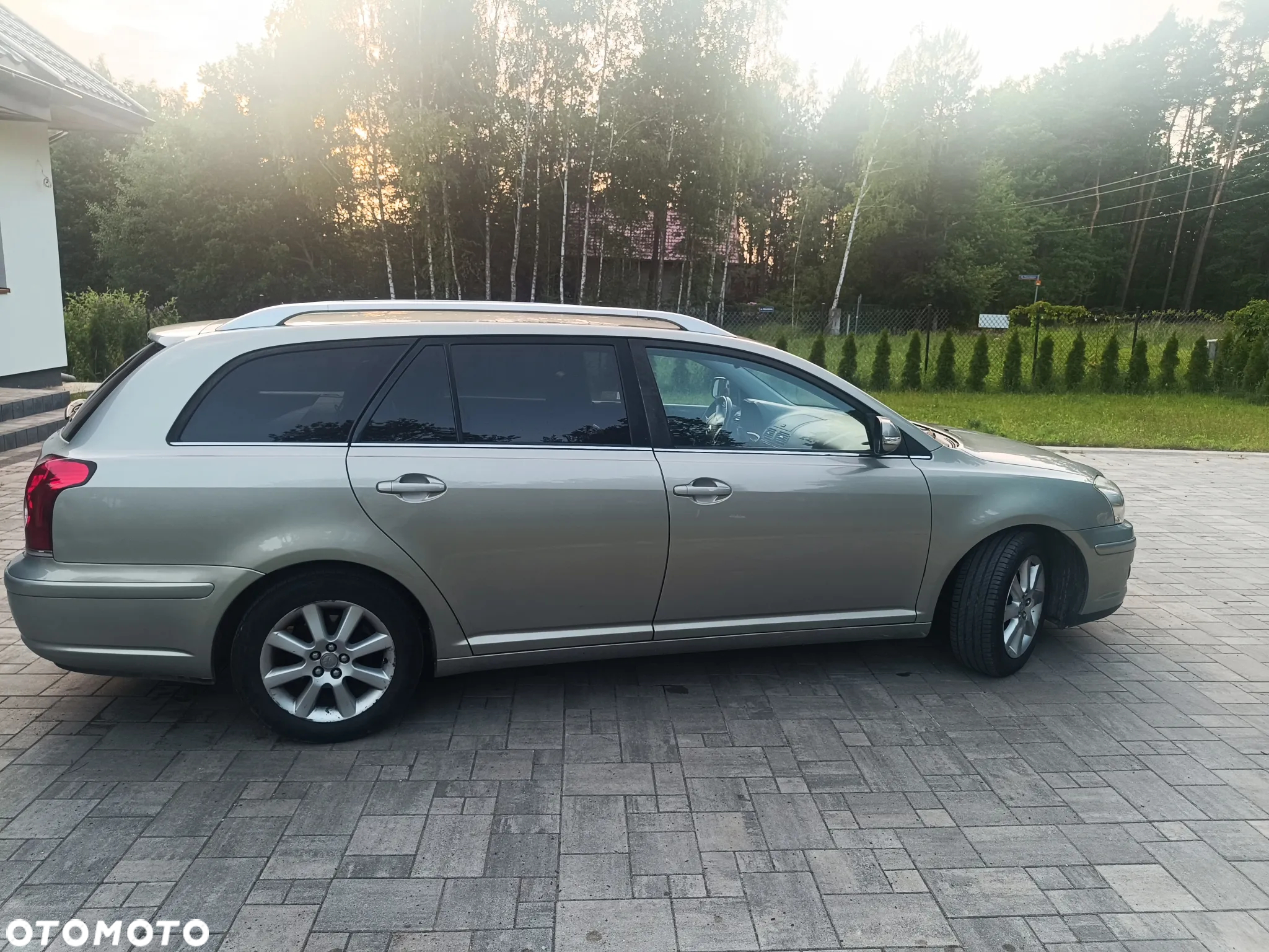 Toyota Avensis 2.0 D-4D Sol+NAVI - 4