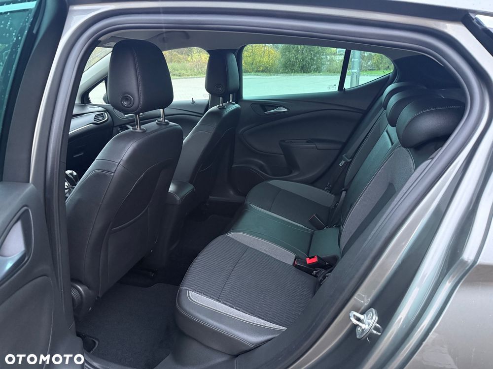 Opel Astra 1.5 D Start/Stop Ultimate - 18