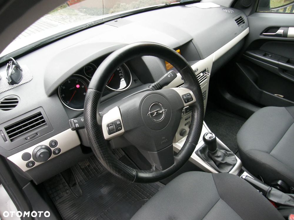 Opel Astra 1.7 CDTI Cosmo - 26