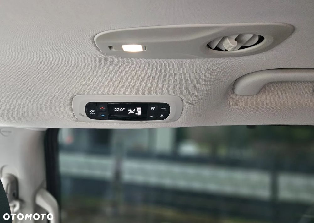 Chrysler Pacifica - 22