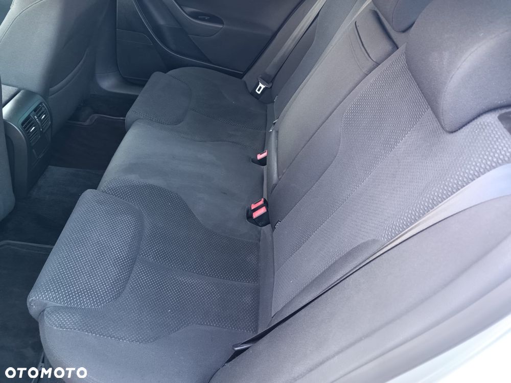 Volkswagen Passat 1.8 TSI Comfortline - 23