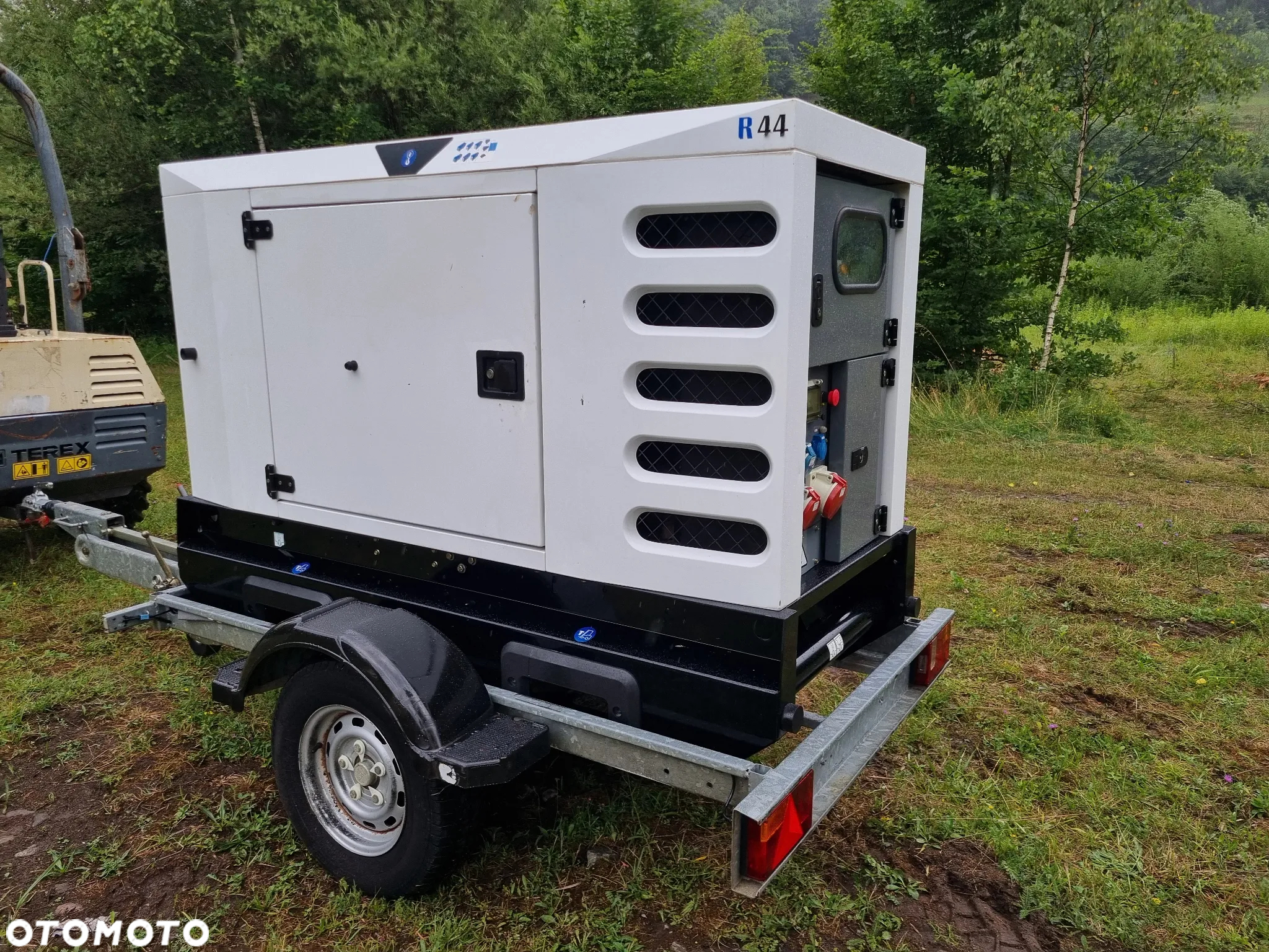 Mitsubishi SDMO R44 KV Agregat Prądotwórczy Generator Jezdny mobilny Jak Nowy z Norwegii - 3