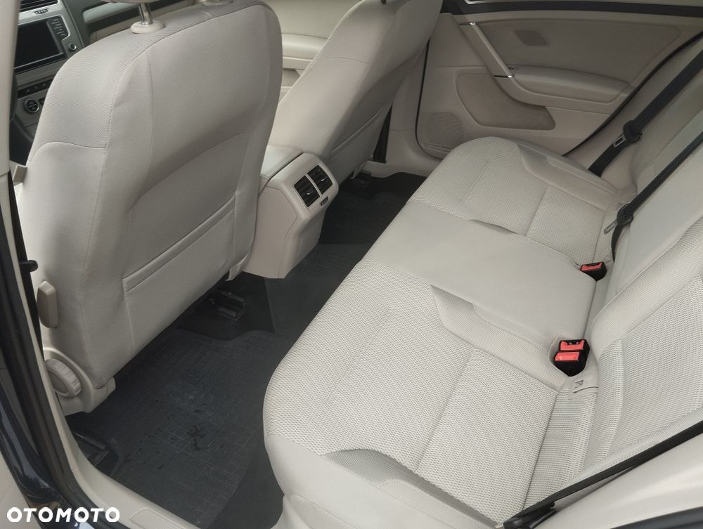 Volkswagen Golf - 8
