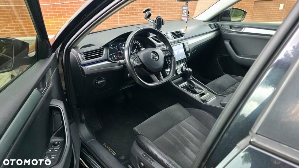 Skoda Superb 2.0 TDI Sportline DSG - 16