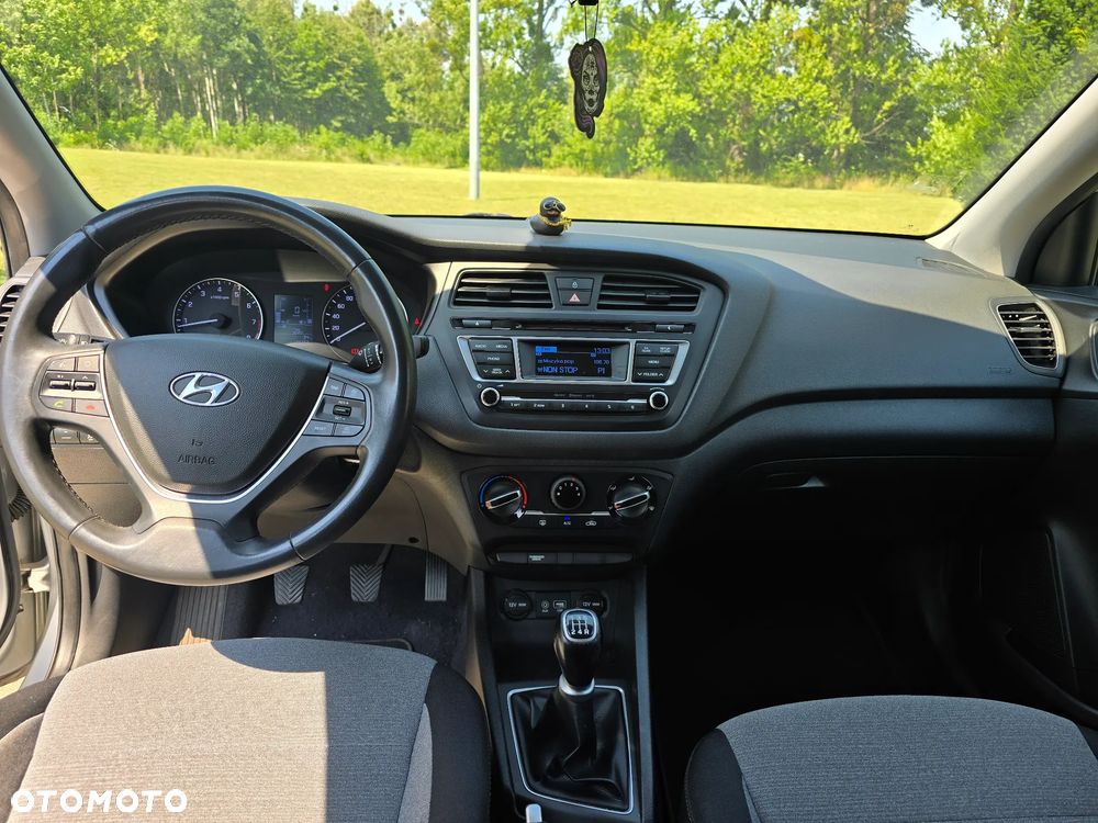 Hyundai i20 1.2 Fresh - 16