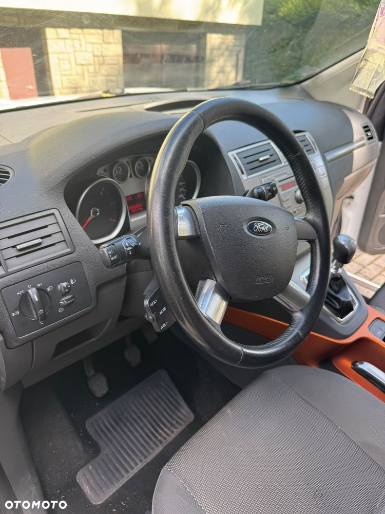 Ford Kuga 2.0 TDCi Titanium FWD - 18