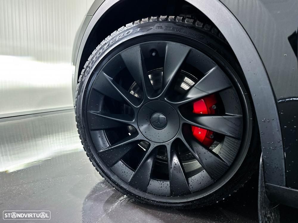 Tesla Model Y Performance Dual Motor AWD - 31
