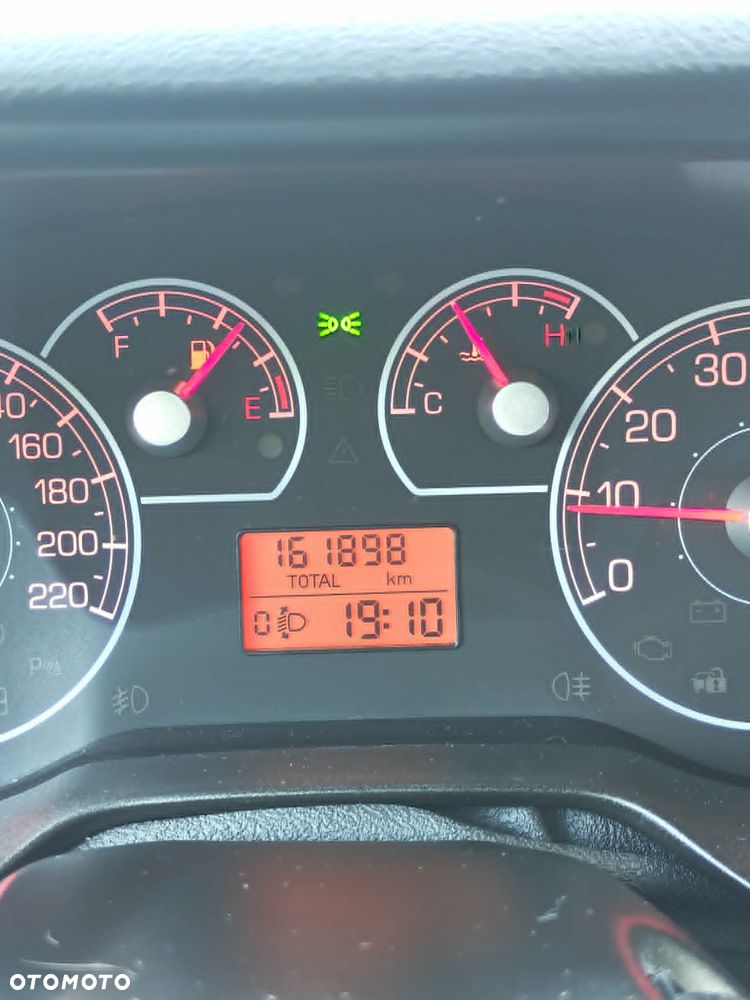 Fiat Grande Punto 1.4 8V Racing - 9