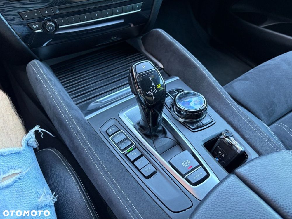 BMW X6 xDrive50i M Sport - 24