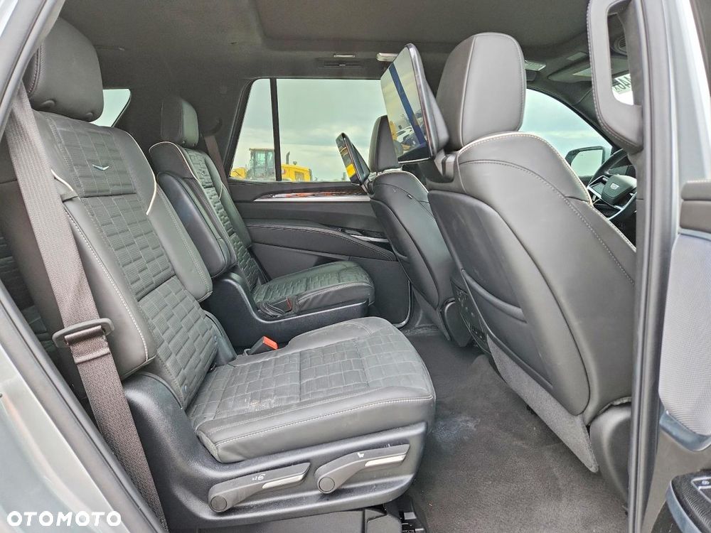 Cadillac Escalade 6.2 V8 AWD AT Platinum - 12