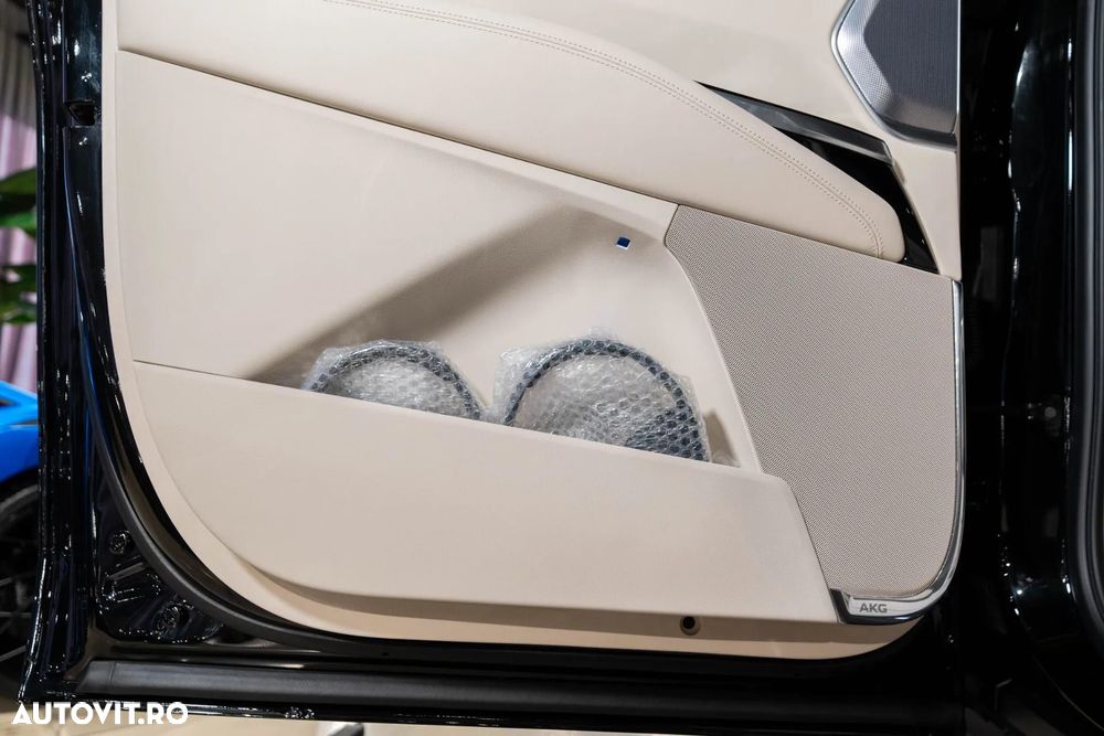 Cadillac Escalade - 28