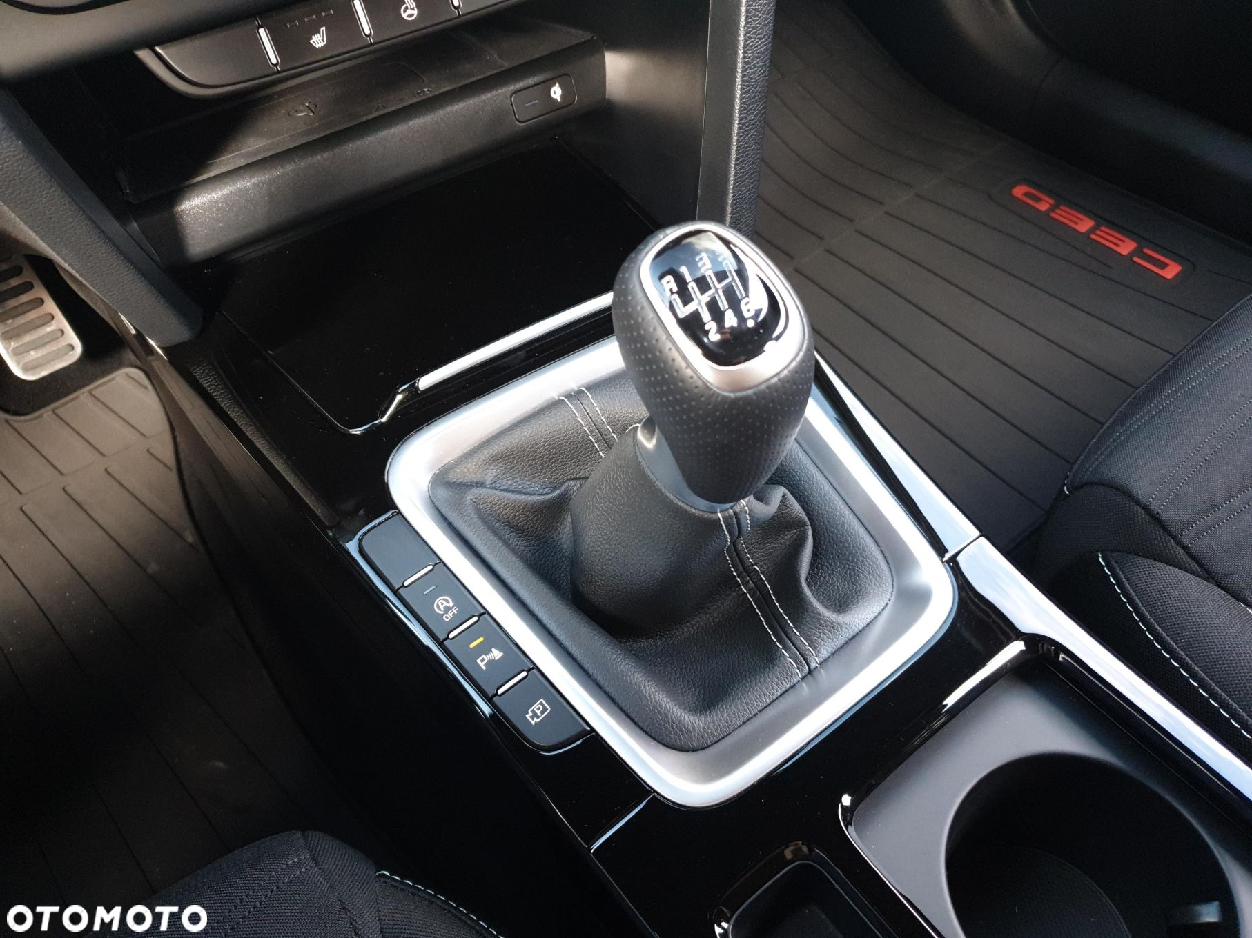 Kia ProCeed 1.5 T-GDI GT Line - 14
