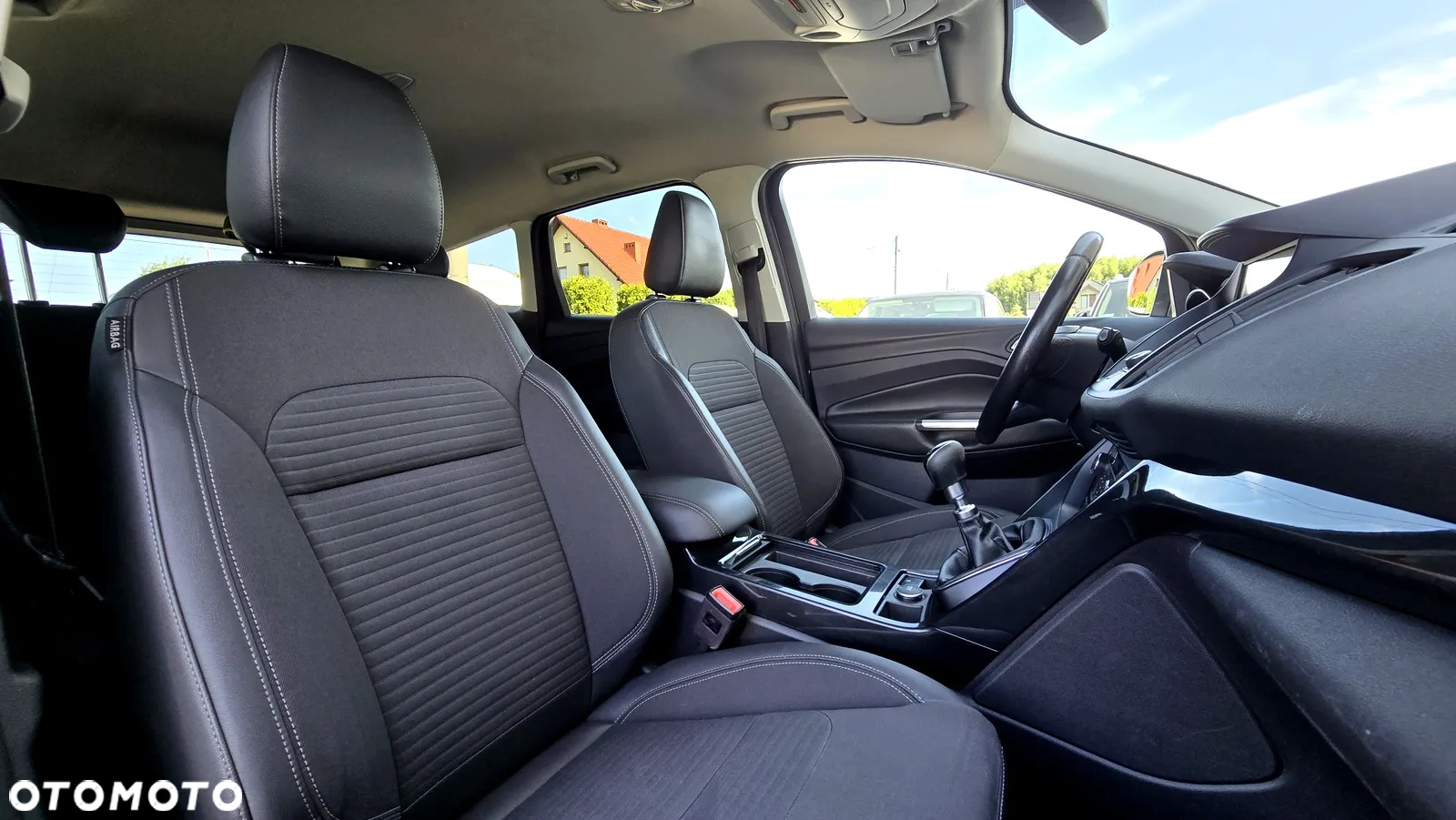 Ford Kuga 2.0 TDCi FWD Titanium - 27