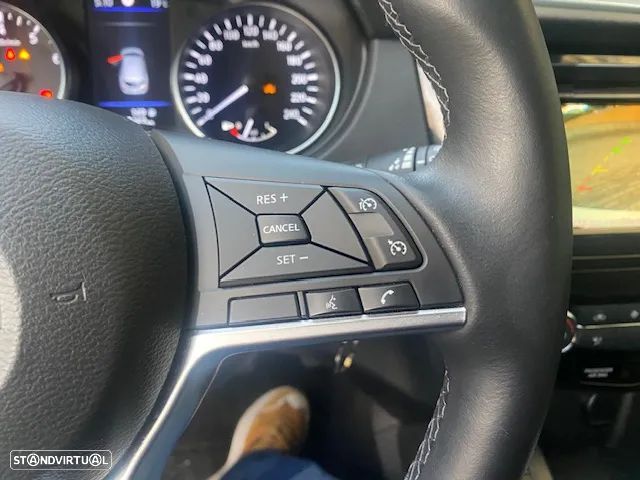 Nissan Qashqai 1.3 DIG-T N-Connecta - 24