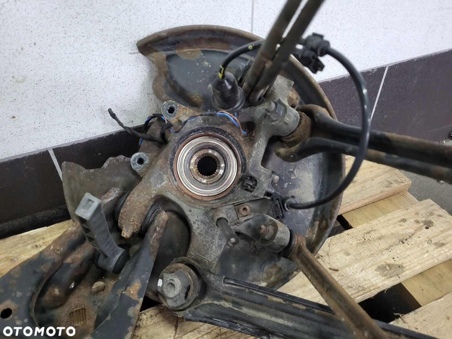 MERCEDES SLK 320 R170 LIFT 3.2 B PIASTA WAHACZ WAHACZE LEWY TYŁ - 6
