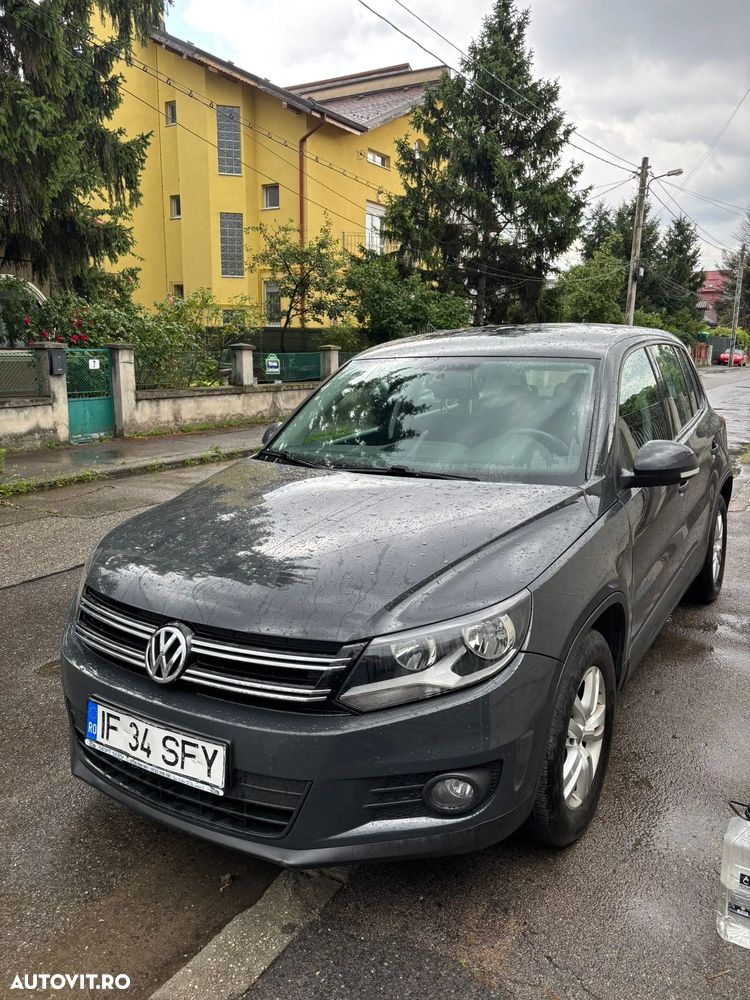 VOLKSWAGEN Tiguan