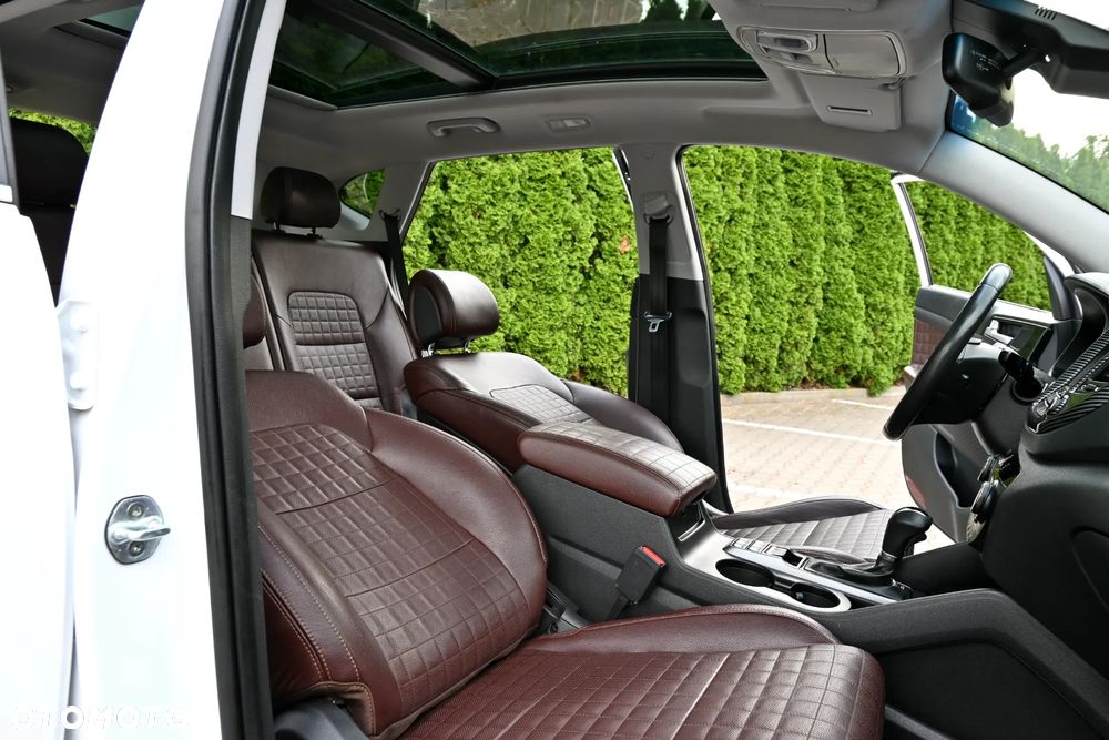 Hyundai Tucson 2.0 CRDi 4WD Automatik 25 Jahre - 29