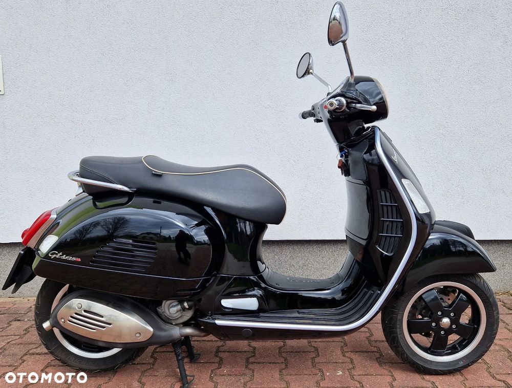 Vespa GTS - 2