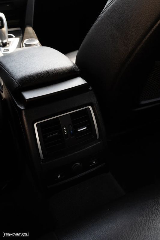 BMW 330 e Pack M Auto - 29