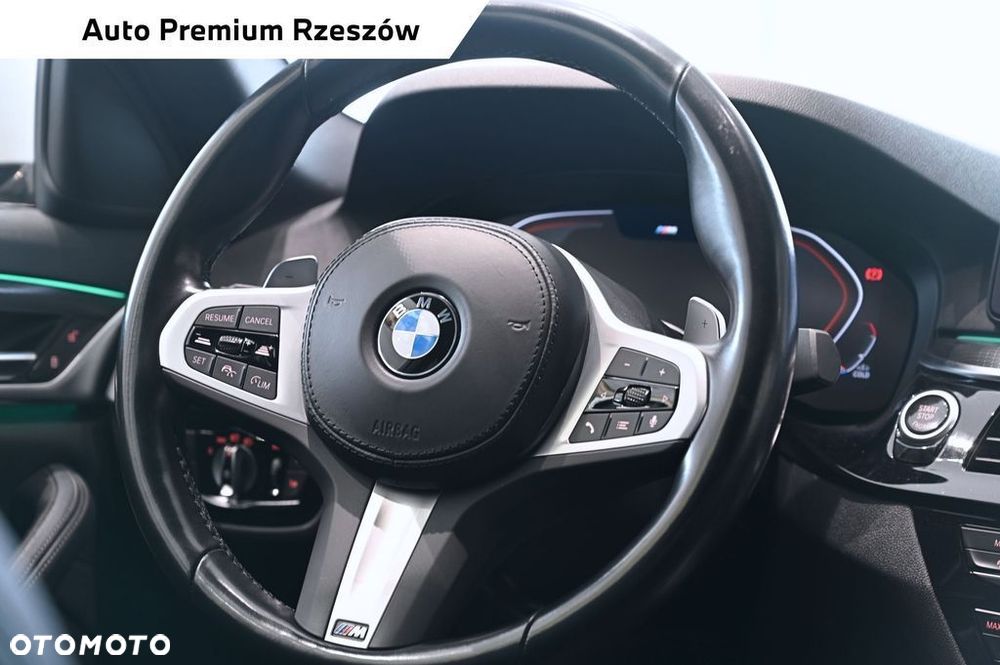 BMW Seria 5 520d xDrive mHEV - 15