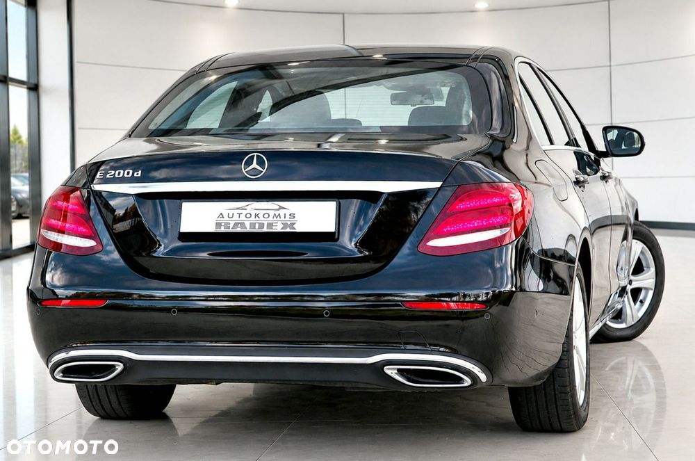 Mercedes-Benz Klasa E 200 d 9G-TRONIC - 9