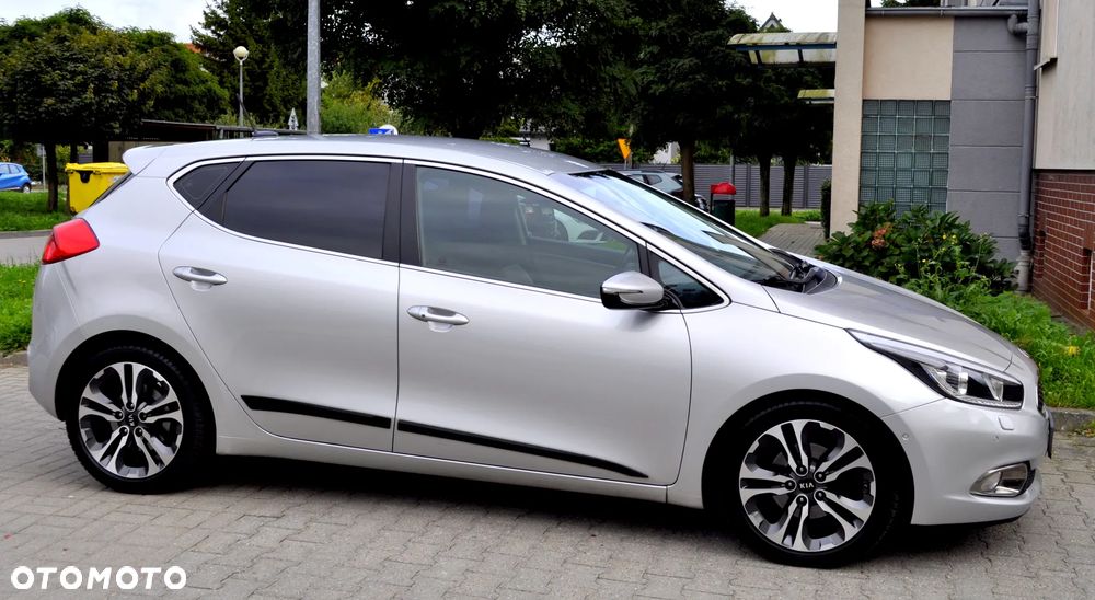 Kia Ceed 1.6 CRDi 128 Platinum Edition - 4